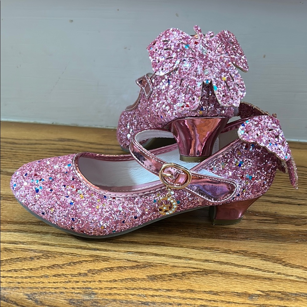 🦋Glittery Pink Kids Shoes with Butterflies 🦋